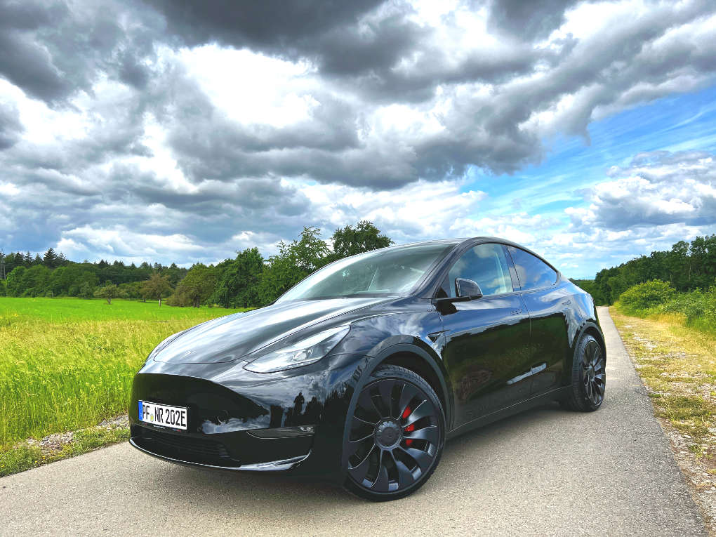 Tesla Model Y Performance »